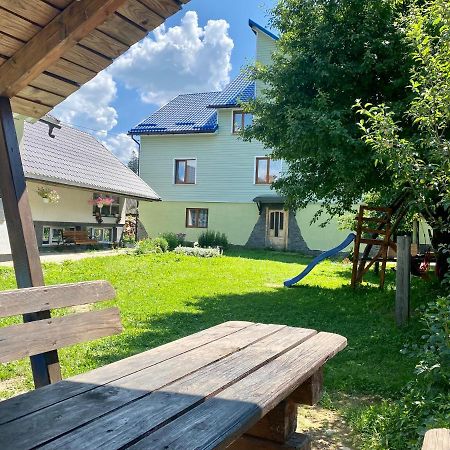 Medova Hata Hotel Verkhnyaya Rozhanka Exterior foto