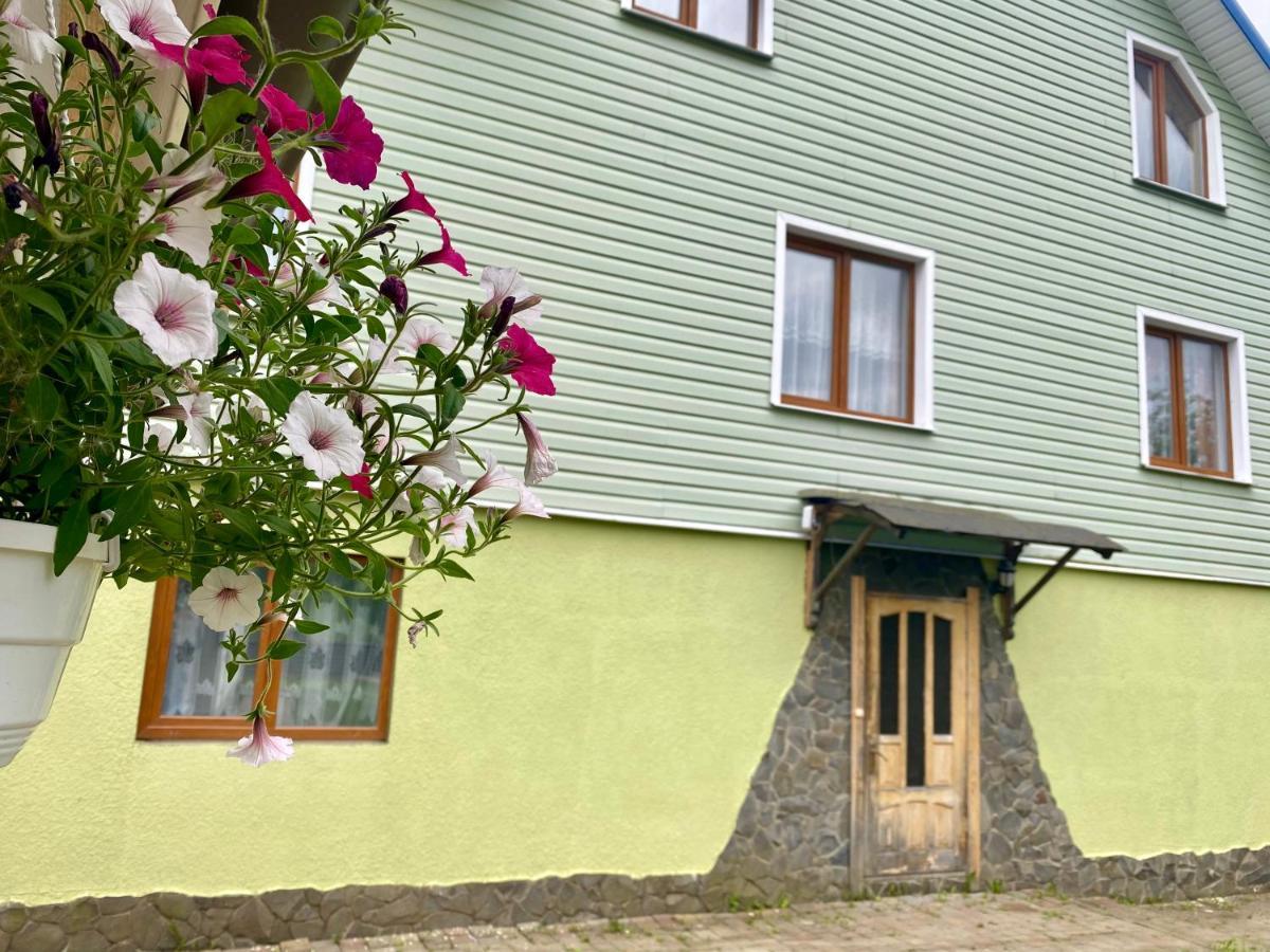 Medova Hata Hotel Verkhnyaya Rozhanka Exterior foto